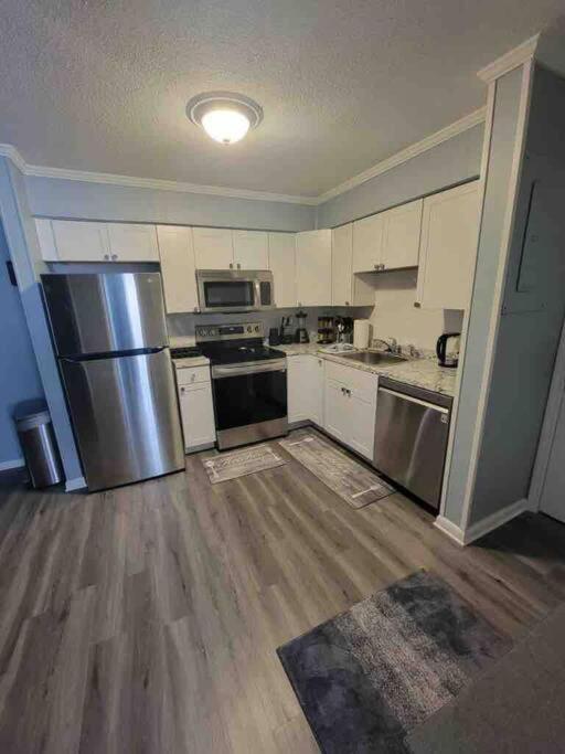 2022 Renovated 2-Bdrm Cozy, Lovely Condo W/Parking! Гілтон-Гед-Айленд Екстер'єр фото