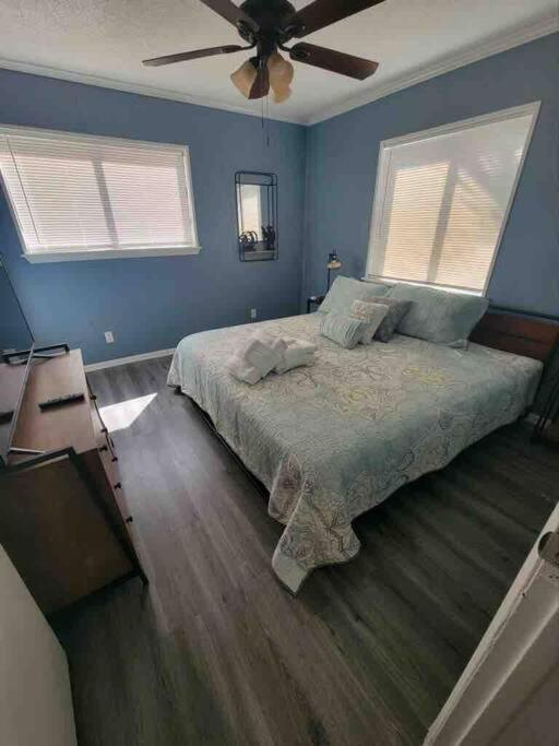 2022 Renovated 2-Bdrm Cozy, Lovely Condo W/Parking! Гілтон-Гед-Айленд Екстер'єр фото