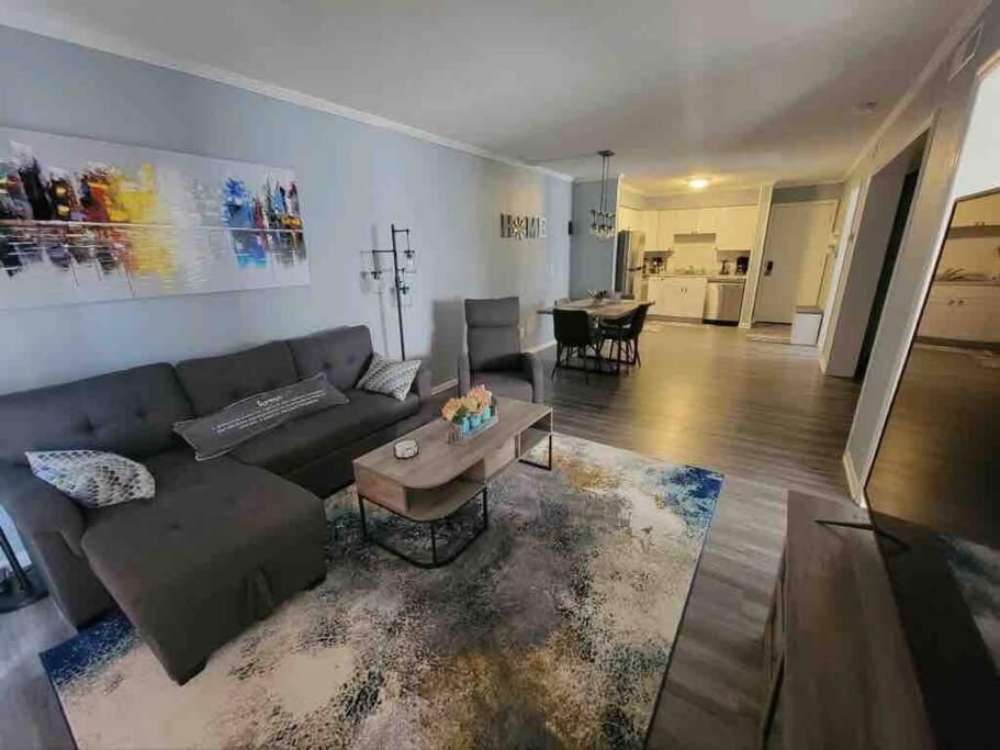 2022 Renovated 2-Bdrm Cozy, Lovely Condo W/Parking! Гілтон-Гед-Айленд Екстер'єр фото