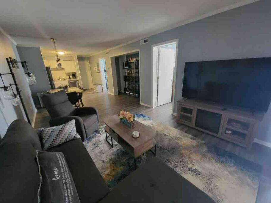 2022 Renovated 2-Bdrm Cozy, Lovely Condo W/Parking! Гілтон-Гед-Айленд Екстер'єр фото