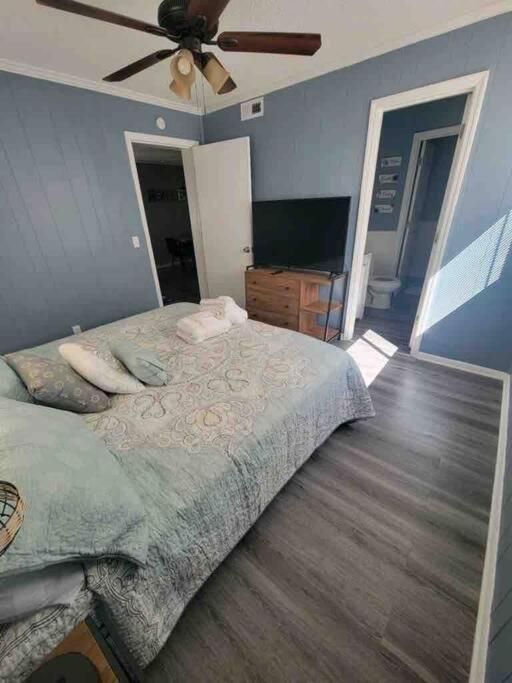 2022 Renovated 2-Bdrm Cozy, Lovely Condo W/Parking! Гілтон-Гед-Айленд Екстер'єр фото