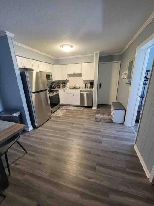 2022 Renovated 2-Bdrm Cozy, Lovely Condo W/Parking! Гілтон-Гед-Айленд Екстер'єр фото