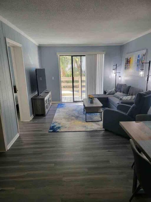 2022 Renovated 2-Bdrm Cozy, Lovely Condo W/Parking! Гілтон-Гед-Айленд Екстер'єр фото