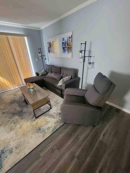 2022 Renovated 2-Bdrm Cozy, Lovely Condo W/Parking! Гілтон-Гед-Айленд Екстер'єр фото