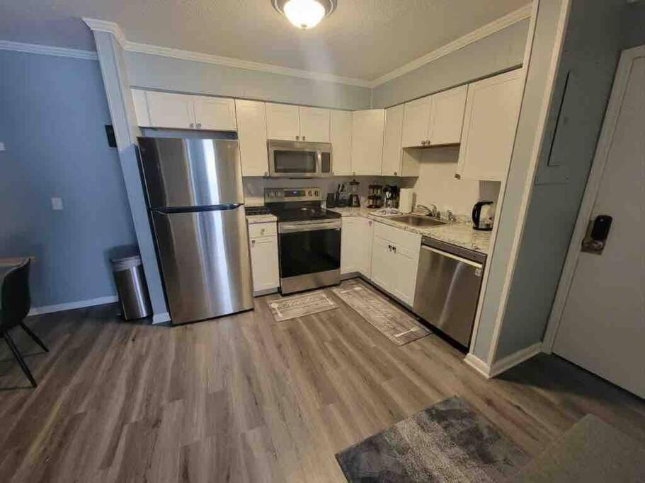 2022 Renovated 2-Bdrm Cozy, Lovely Condo W/Parking! Гілтон-Гед-Айленд Екстер'єр фото