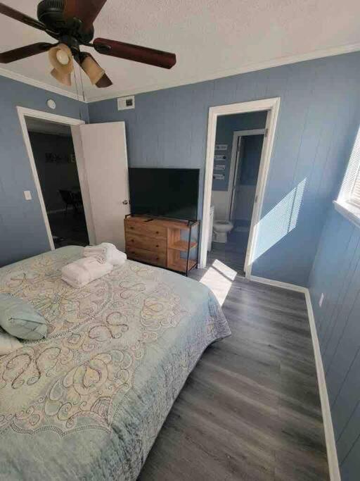 2022 Renovated 2-Bdrm Cozy, Lovely Condo W/Parking! Гілтон-Гед-Айленд Екстер'єр фото