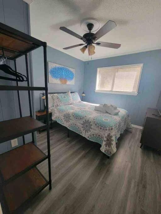 2022 Renovated 2-Bdrm Cozy, Lovely Condo W/Parking! Гілтон-Гед-Айленд Екстер'єр фото
