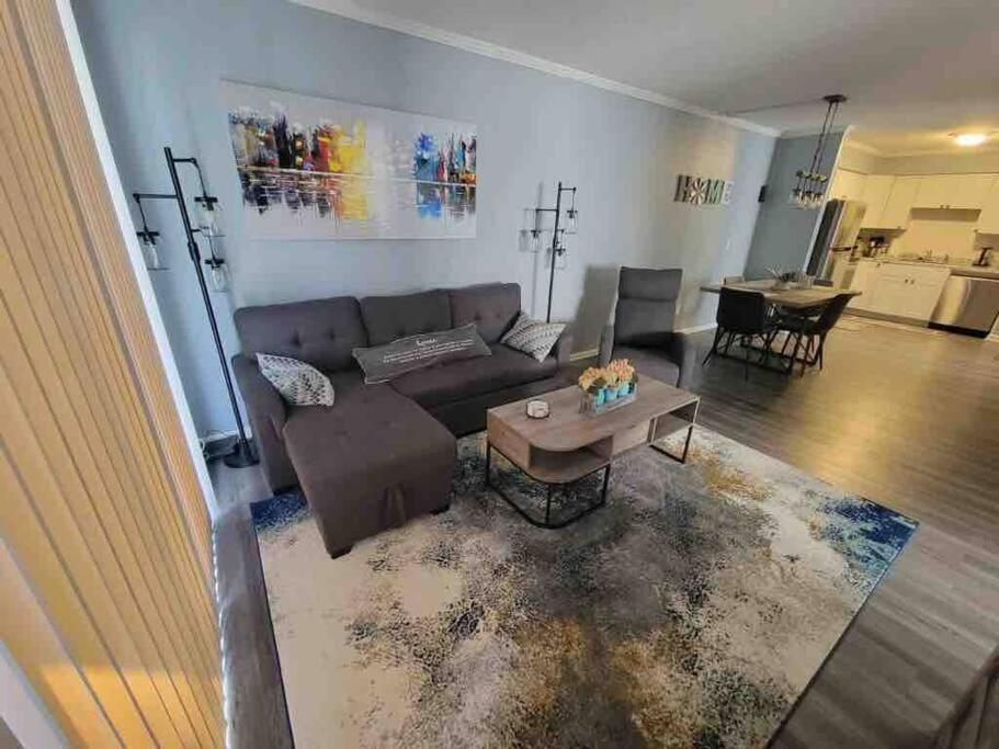 2022 Renovated 2-Bdrm Cozy, Lovely Condo W/Parking! Гілтон-Гед-Айленд Екстер'єр фото
